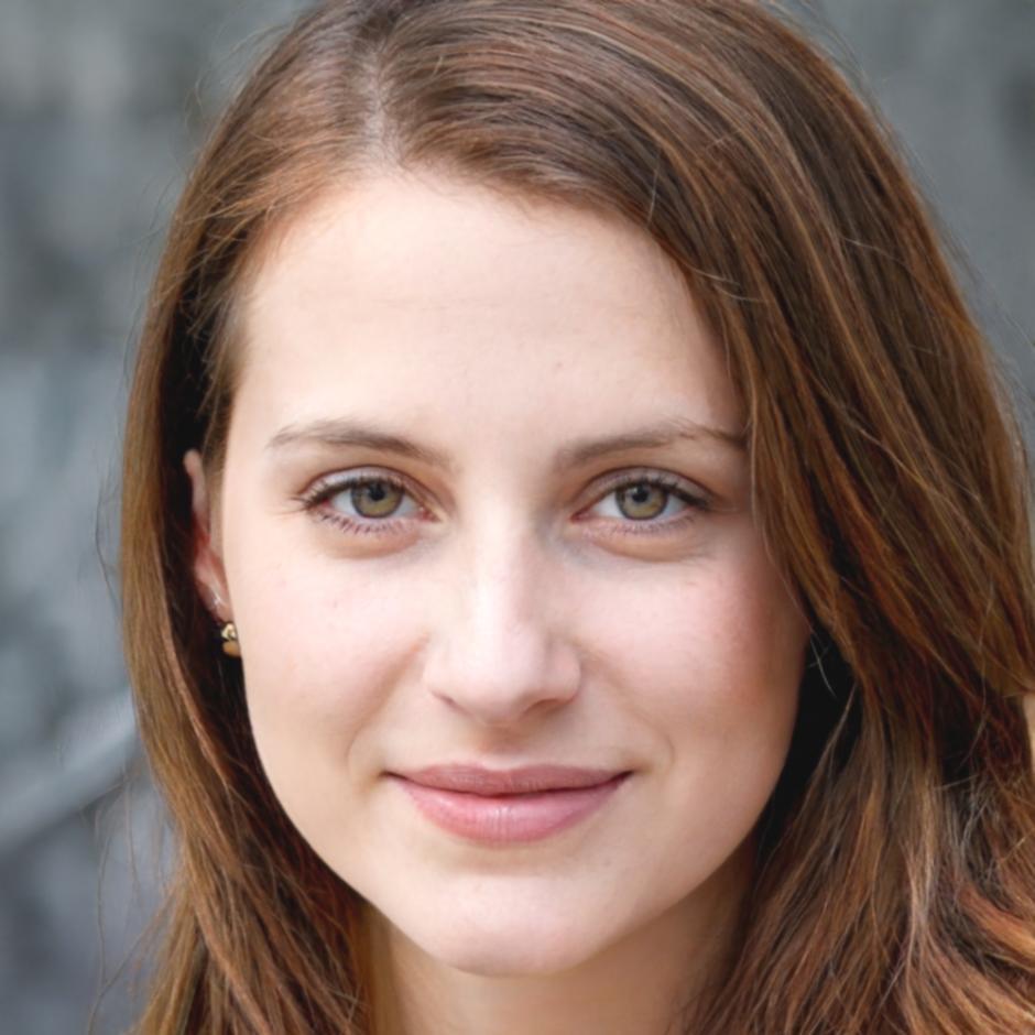 Elena Thorvaldsen, professional headshot